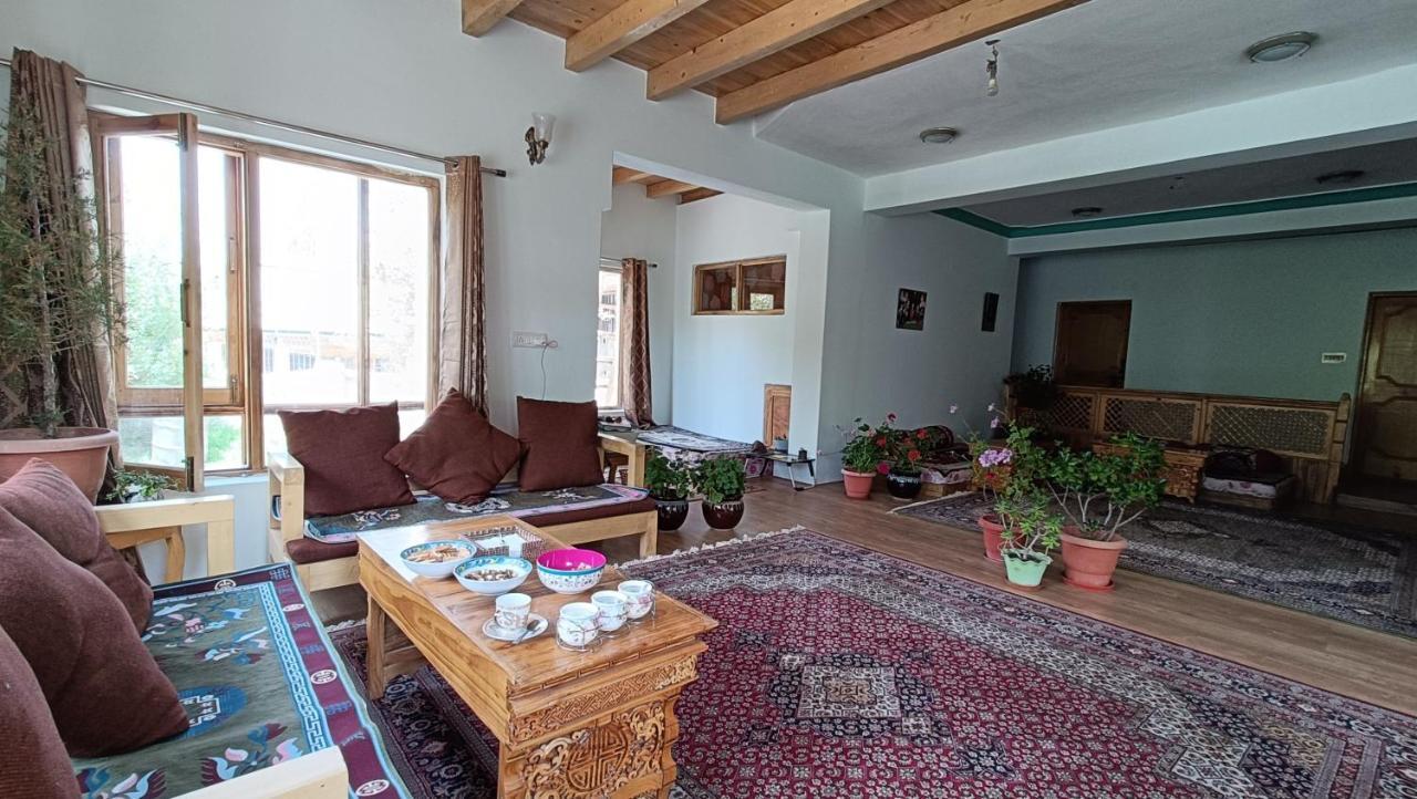 Niri-La Guest House Leh Exterior photo
